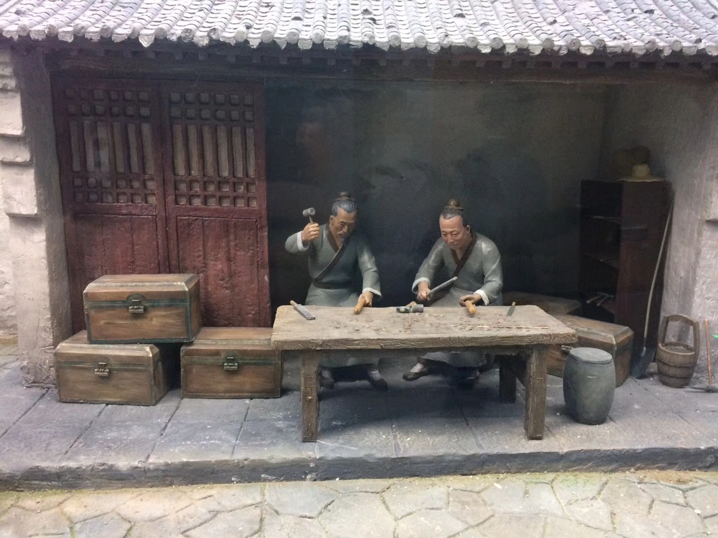 萎缩场景雕塑2.jpg